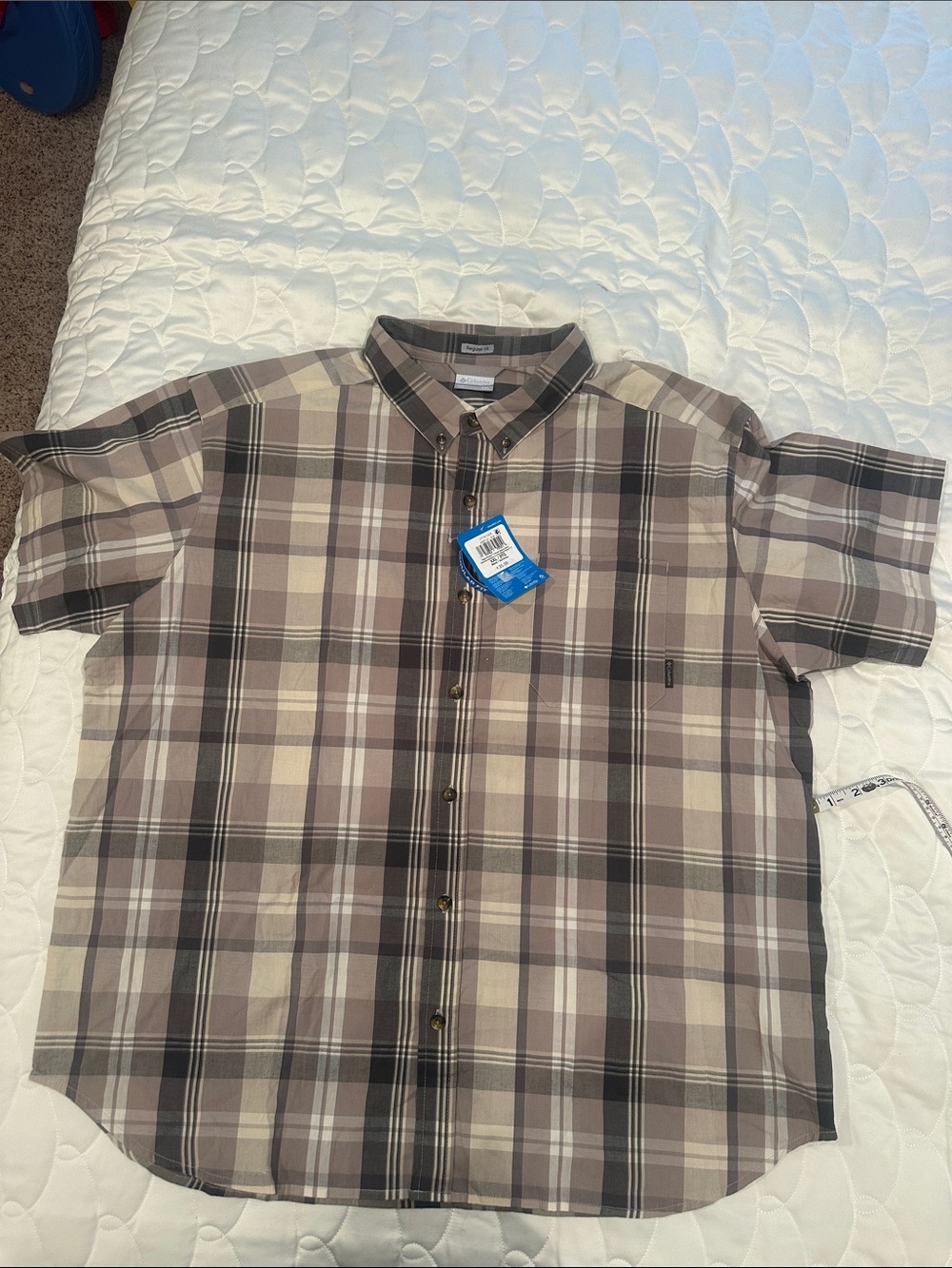 Columbia Short-Sleeve Plaid Button-Down Shirt in Brown and Beige